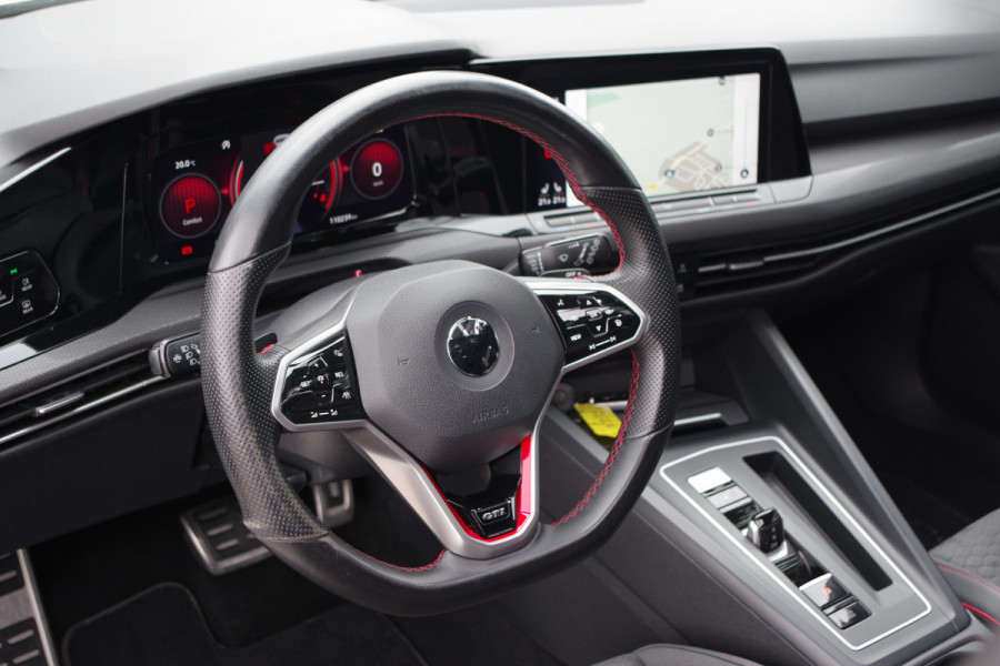 Volkswagen Golf 2.0 TSI GTI Clubsport 300 PK DSG-Automaat, Panoramadak, IQ-LED, Sfeerverlichting, Carplay, Camera