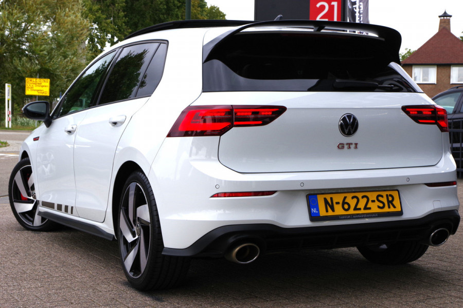 Volkswagen Golf 2.0 TSI GTI Clubsport 300 PK DSG-Automaat, Panoramadak, IQ-LED, Sfeerverlichting, Carplay, Camera