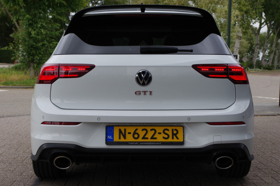 Volkswagen Golf 2.0 TSI GTI Clubsport 300 PK DSG-Automaat, Panoramadak, IQ-LED, Sfeerverlichting, Carplay, Camera