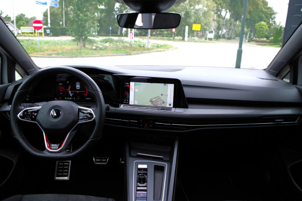 Volkswagen Golf 2.0 TSI GTI Clubsport 300 PK DSG-Automaat, Panoramadak, IQ-LED, Sfeerverlichting, Carplay, Camera