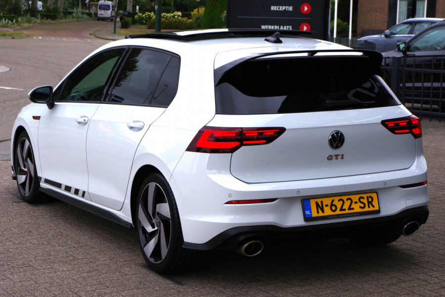 Volkswagen Golf 2.0 TSI GTI Clubsport 300 PK DSG-Automaat, Panoramadak, IQ-LED, Sfeerverlichting, Carplay, Camera