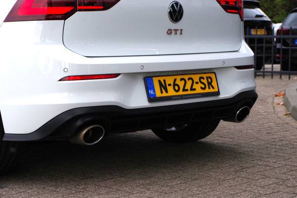 Volkswagen Golf 2.0 TSI GTI Clubsport 300 PK DSG-Automaat, Panoramadak, IQ-LED, Sfeerverlichting, Carplay, Camera