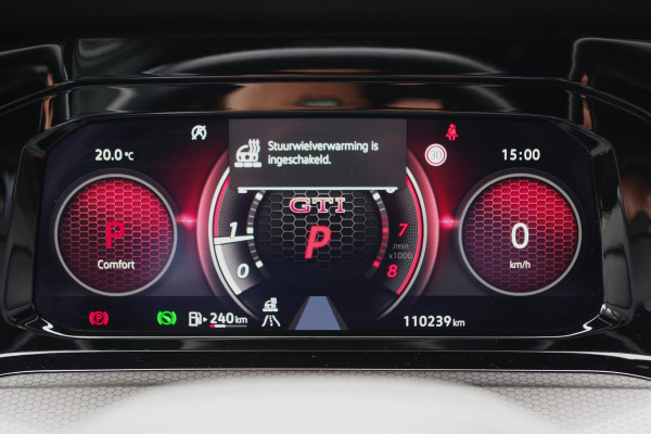 Volkswagen Golf 2.0 TSI GTI Clubsport 300 PK DSG-Automaat, Panoramadak, IQ-LED, Sfeerverlichting, Carplay, Camera