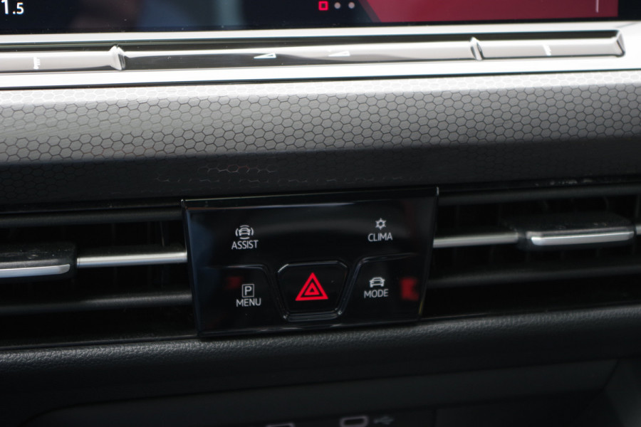 Volkswagen Golf 2.0 TSI GTI Clubsport 300 PK DSG-Automaat, Panoramadak, IQ-LED, Sfeerverlichting, Carplay, Camera