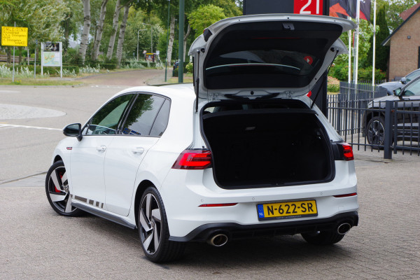 Volkswagen Golf 2.0 TSI GTI Clubsport 300 PK DSG-Automaat, Panoramadak, IQ-LED, Sfeerverlichting, Carplay, Camera