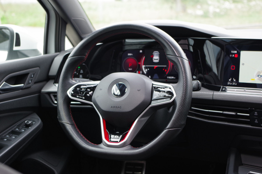 Volkswagen Golf 2.0 TSI GTI Clubsport 300 PK DSG-Automaat, Panoramadak, IQ-LED, Sfeerverlichting, Carplay, Camera