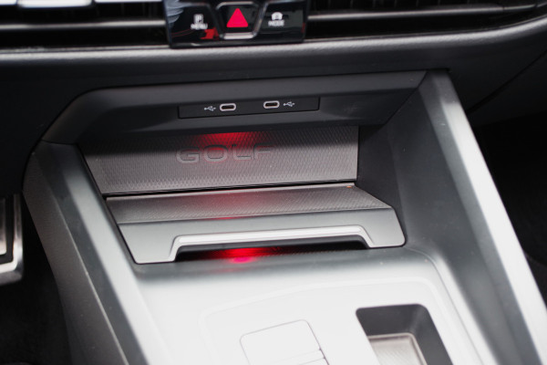 Volkswagen Golf 2.0 TSI GTI Clubsport 300 PK DSG-Automaat, Panoramadak, IQ-LED, Sfeerverlichting, Carplay, Camera