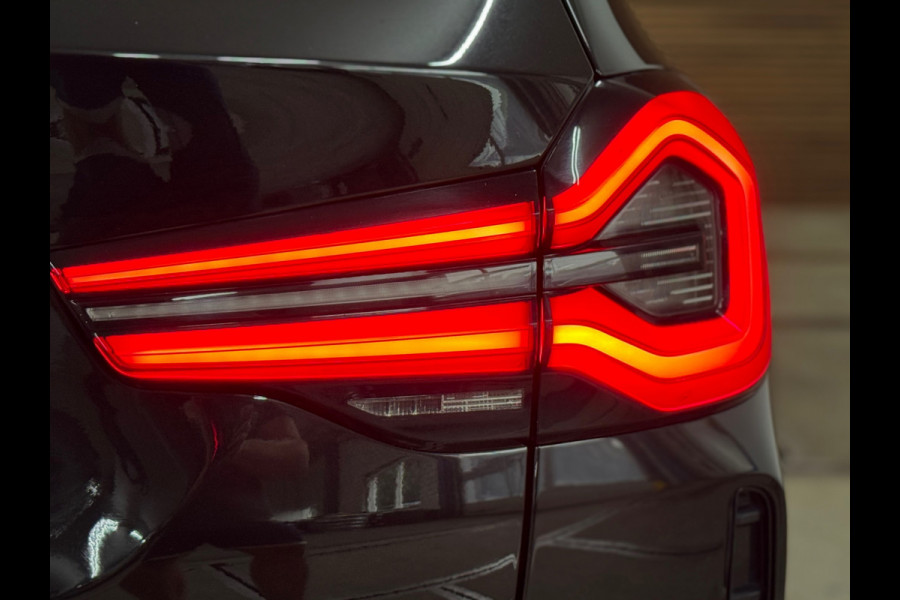 BMW X3 XDrive30e High Executive | M-Sport Shadow Line | LED | Pano | HUD | Sportstoelen