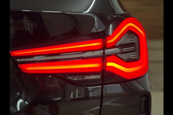 BMW X3 XDrive30e High Executive | M-Sport Shadow Line | LED | Pano | HUD | Sportstoelen