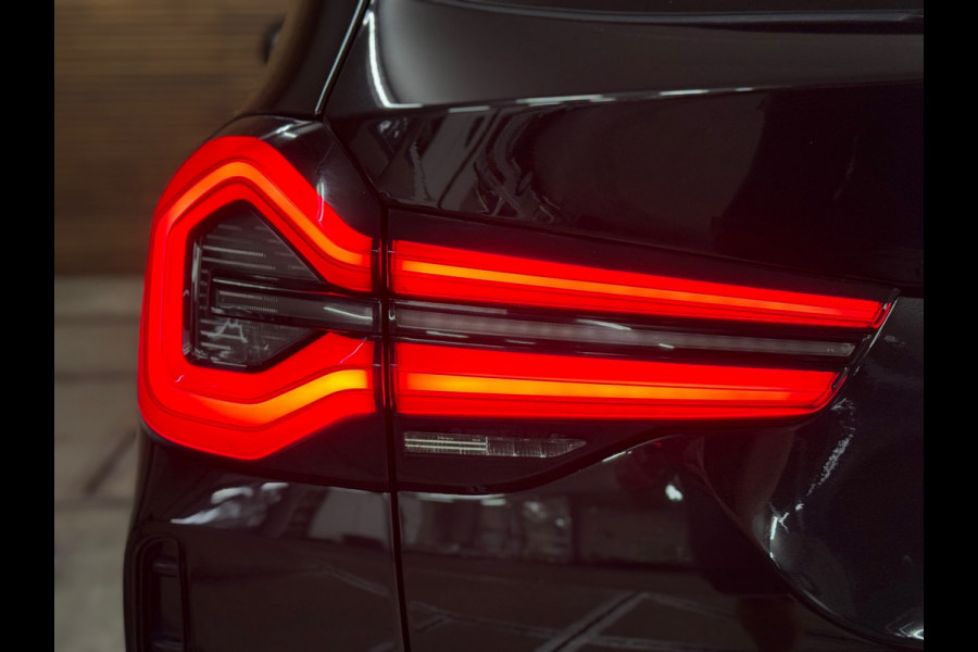 BMW X3 XDrive30e High Executive | M-Sport Shadow Line | LED | Pano | HUD | Sportstoelen