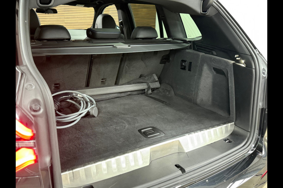 BMW X3 XDrive30e High Executive | M-Sport Shadow Line | LED | Pano | HUD | Sportstoelen