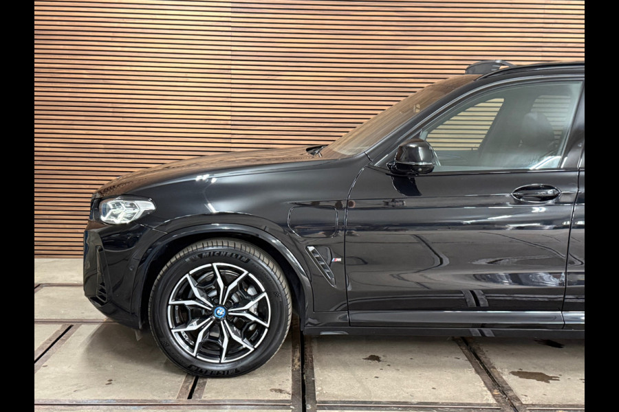 BMW X3 XDrive30e High Executive | M-Sport Shadow Line | LED | Pano | HUD | Sportstoelen