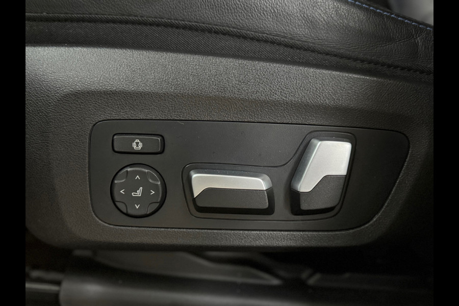 BMW X3 XDrive30e High Executive | M-Sport Shadow Line | LED | Pano | HUD | Sportstoelen