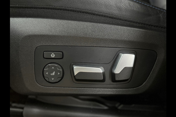 BMW X3 XDrive30e High Executive | M-Sport Shadow Line | LED | Pano | HUD | Sportstoelen