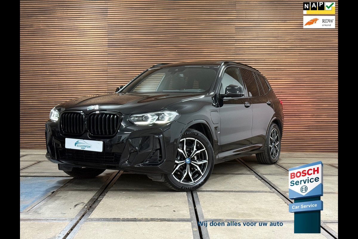 BMW X3 XDrive30e High Executive | M-Sport Shadow Line | LED | Pano | HUD | Sportstoelen