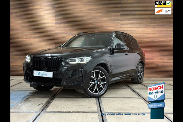 BMW X3 XDrive30e High Executive | M-Sport Shadow Line | LED | Pano | HUD | Sportstoelen
