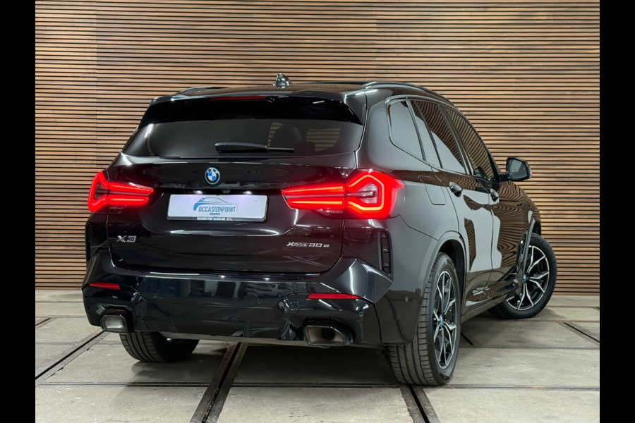 BMW X3 XDrive30e High Executive | M-Sport Shadow Line | LED | Pano | HUD | Sportstoelen