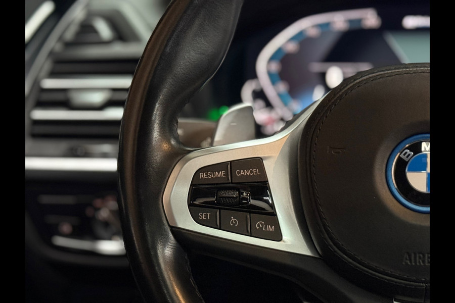 BMW X3 XDrive30e High Executive | M-Sport Shadow Line | LED | Pano | HUD | Sportstoelen