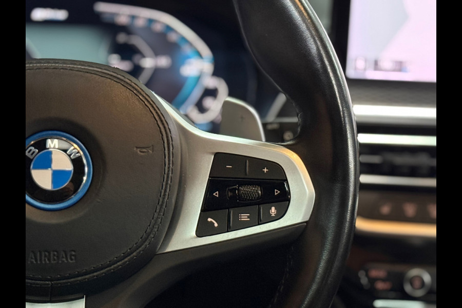 BMW X3 XDrive30e High Executive | M-Sport Shadow Line | LED | Pano | HUD | Sportstoelen