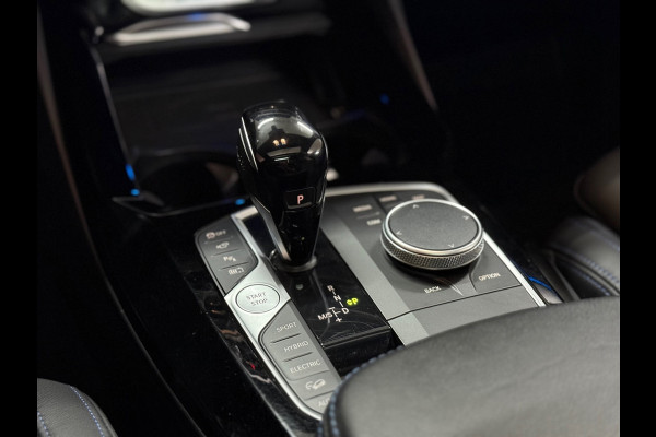 BMW X3 XDrive30e High Executive | M-Sport Shadow Line | LED | Pano | HUD | Sportstoelen