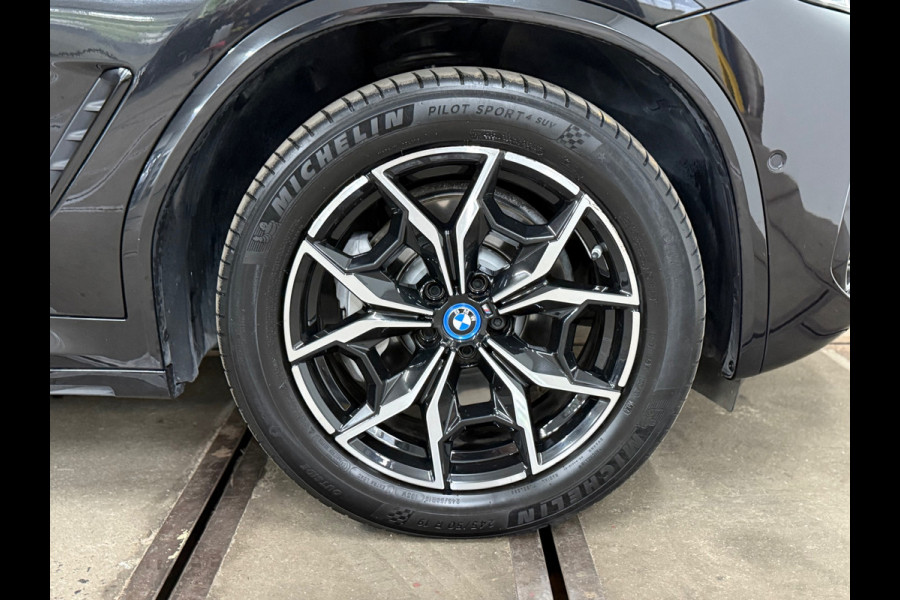 BMW X3 XDrive30e High Executive | M-Sport Shadow Line | LED | Pano | HUD | Sportstoelen