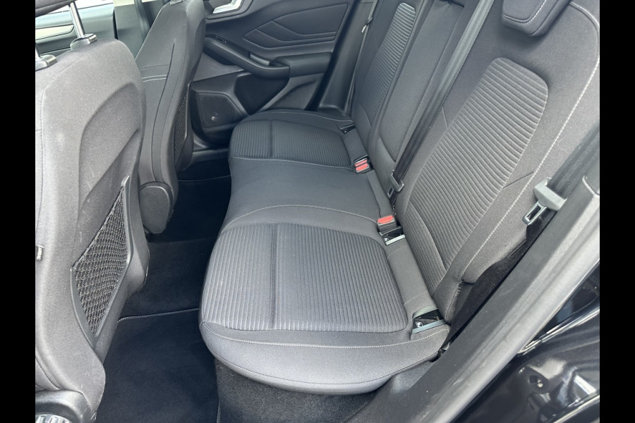 Ford FOCUS Wagon 1.0 EBH Titanium. X Bns WINTERPACK! PARKINGPACK!
