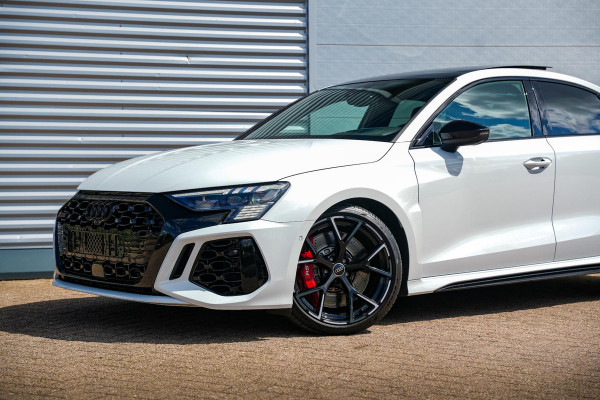 Audi RS3 Limousine 2.5 TFSI RS 3 quattro Panoramadak B&O HUD ACC Hulk Edition