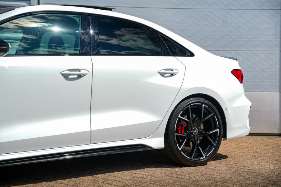Audi RS3 Limousine 2.5 TFSI RS 3 quattro Panoramadak B&O HUD ACC Hulk Edition