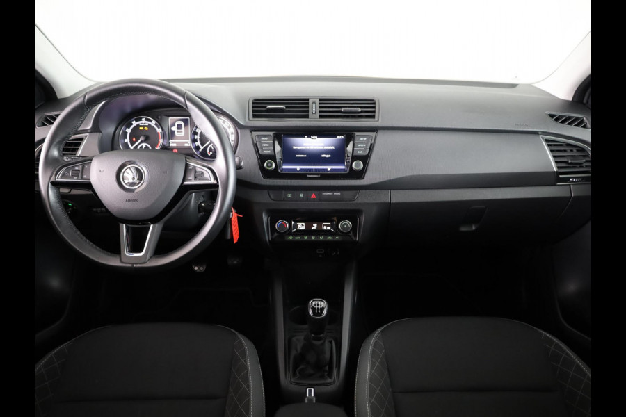 Škoda Fabia Combi 1.0 TSI Ambition 95pk | Trekhaak | Climatronic | Navigatie via App | Parkeersensoren achter