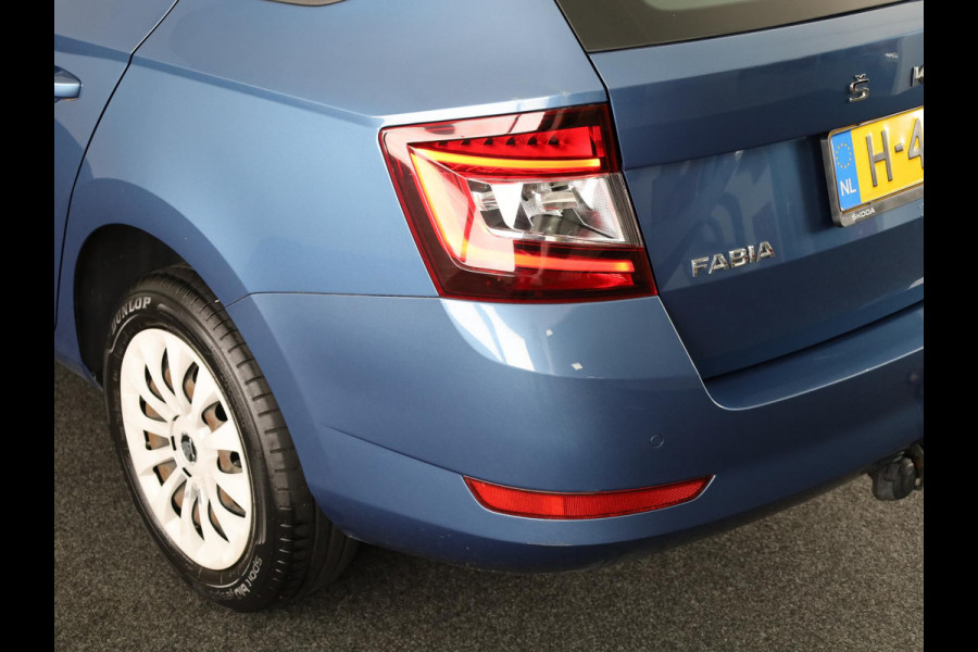 Škoda Fabia Combi 1.0 TSI Ambition 95pk | Trekhaak | Climatronic | Navigatie via App | Parkeersensoren achter