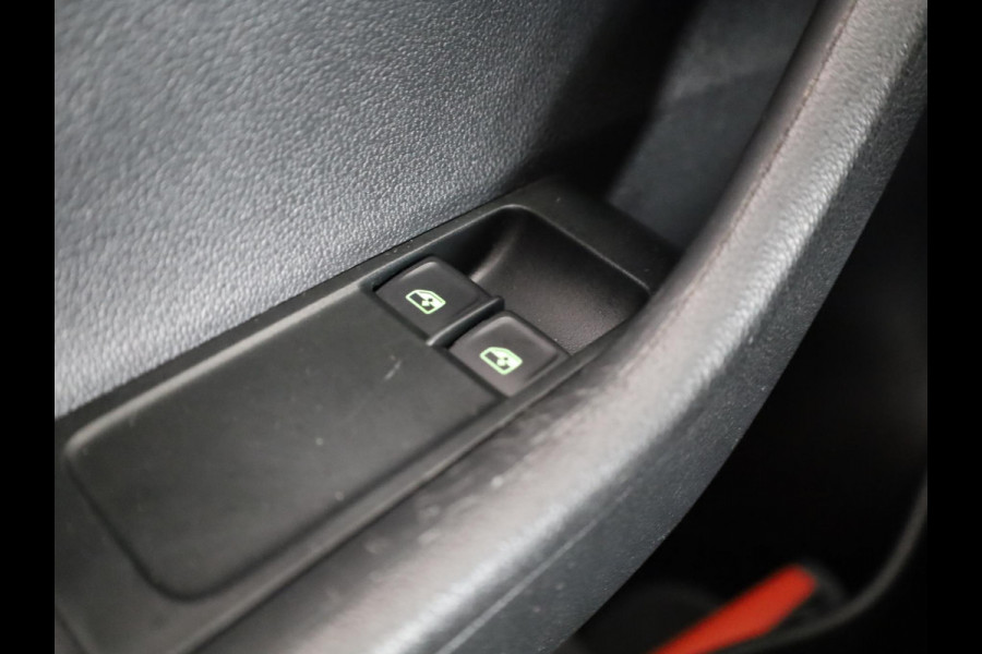 Škoda Fabia Combi 1.0 TSI Ambition 95pk | Trekhaak | Climatronic | Navigatie via App | Parkeersensoren achter