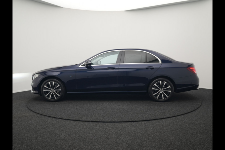 Mercedes-Benz E-Klasse 300 e 9MATIC Avantgarde Plug In Hybrid 320pk UNIEK 42.495km PHEV | Trekhaak af Fabriek | Camera | Sportstoelen Verwarmd | Apple Carplay | Led Koplampen |