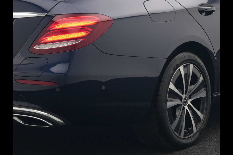 Mercedes-Benz E-Klasse 300 e 9MATIC Avantgarde Plug In Hybrid 320pk UNIEK 42.495km PHEV | Trekhaak af Fabriek | Camera | Sportstoelen Verwarmd | Apple Carplay | Led Koplampen |