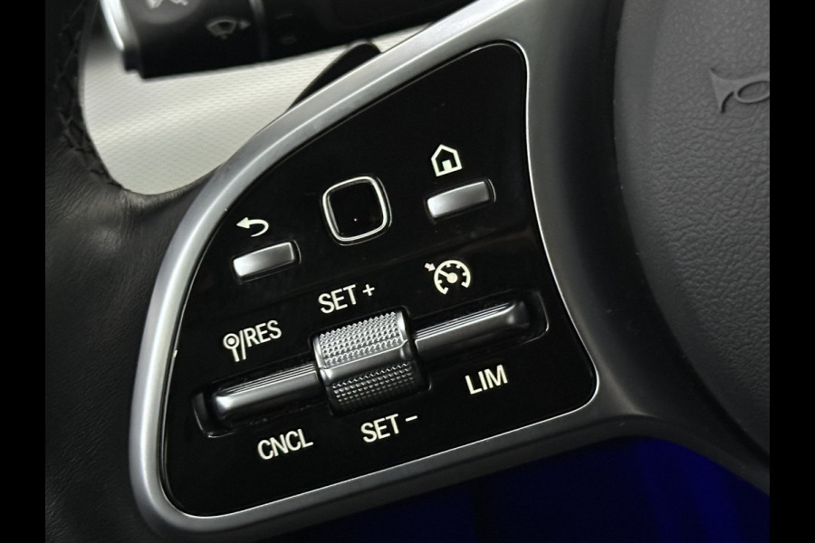 Mercedes-Benz E-Klasse 300 e 9MATIC Avantgarde Plug In Hybrid 320pk UNIEK 42.495km PHEV | Trekhaak af Fabriek | Camera | Sportstoelen Verwarmd | Apple Carplay | Led Koplampen |