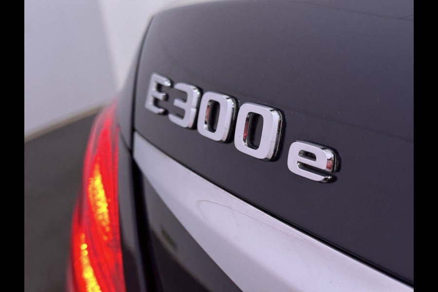Mercedes-Benz E-Klasse 300 e 9MATIC Avantgarde Plug In Hybrid 320pk UNIEK 42.495km PHEV | Trekhaak af Fabriek | Camera | Sportstoelen Verwarmd | Apple Carplay | Led Koplampen |