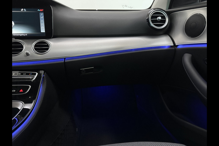 Mercedes-Benz E-Klasse 300 e 9MATIC Avantgarde Plug In Hybrid 320pk UNIEK 42.495km PHEV | Trekhaak af Fabriek | Camera | Sportstoelen Verwarmd | Apple Carplay | Led Koplampen |
