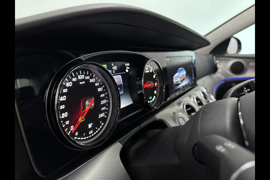 Mercedes-Benz E-Klasse 300 e 9MATIC Avantgarde Plug In Hybrid 320pk UNIEK 42.495km PHEV | Trekhaak af Fabriek | Camera | Sportstoelen Verwarmd | Apple Carplay | Led Koplampen |
