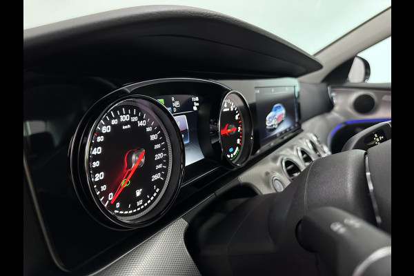 Mercedes-Benz E-Klasse 300 e 9MATIC Avantgarde Plug In Hybrid 320pk UNIEK 42.495km PHEV | Trekhaak af Fabriek | Camera | Sportstoelen Verwarmd | Apple Carplay | Led Koplampen |