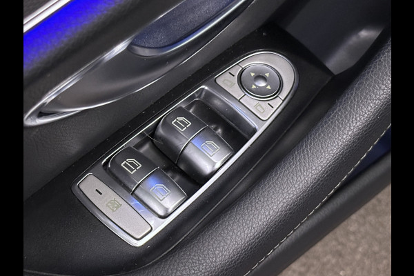 Mercedes-Benz E-Klasse 300 e 9MATIC Avantgarde Plug In Hybrid 320pk UNIEK 42.495km PHEV | Trekhaak af Fabriek | Camera | Sportstoelen Verwarmd | Apple Carplay | Led Koplampen |