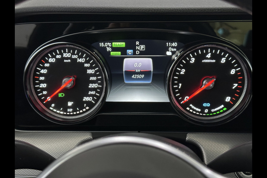 Mercedes-Benz E-Klasse 300 e 9MATIC Avantgarde Plug In Hybrid 320pk UNIEK 42.495km PHEV | Trekhaak af Fabriek | Camera | Sportstoelen Verwarmd | Apple Carplay | Led Koplampen |
