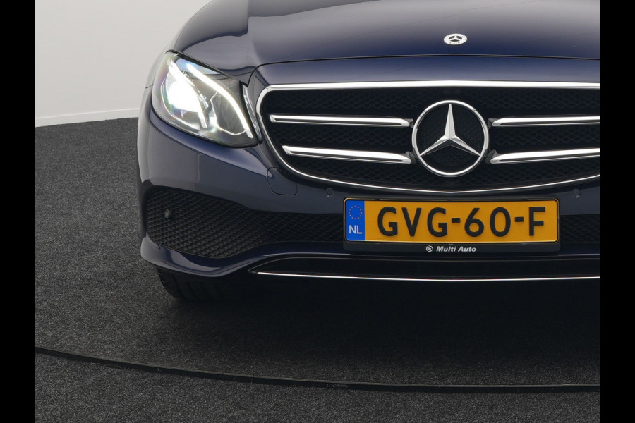 Mercedes-Benz E-Klasse 300 e 9MATIC Avantgarde Plug In Hybrid 320pk UNIEK 42.495km PHEV | Trekhaak af Fabriek | Camera | Sportstoelen Verwarmd | Apple Carplay | Led Koplampen |