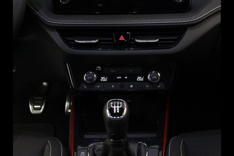 Škoda Fabia 1.0 TSI Monte Carlo 95 pk | Verlengde garantie | Navigatie via App | Parkeersensoren | Achteruitrijcamera | Apple Carplay/Android Auto | Stoelverwarming |