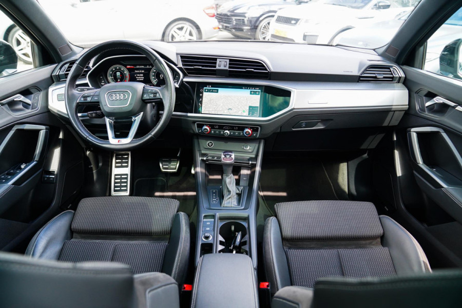Audi Q3 45 TFSI e Business Edition | Sonos | Camera | Stuurwielverwarming Audi Q3 45 TFSI e Business Edition | Sonos | Camera | Stuurwielverwarming