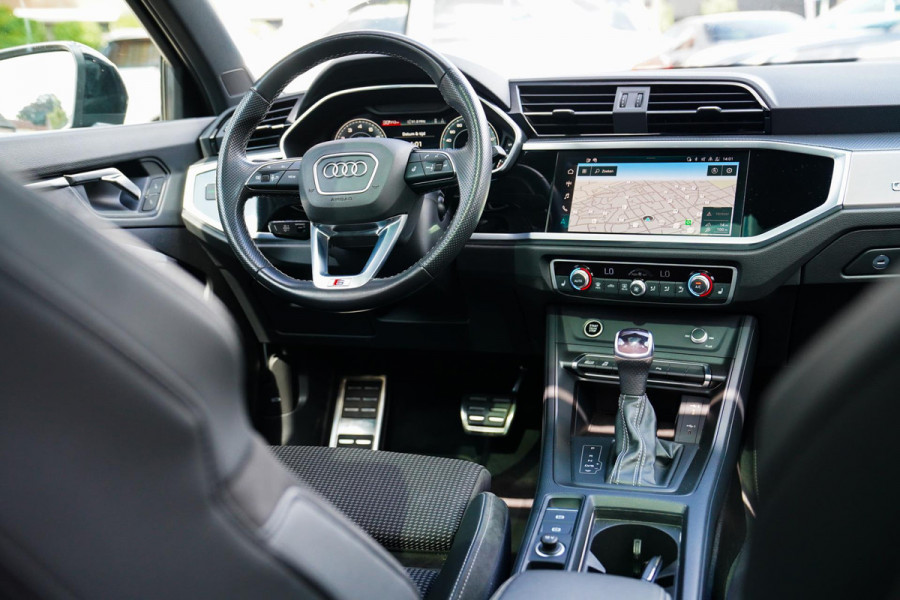 Audi Q3 45 TFSI e Business Edition | Sonos | Camera | Stuurwielverwarming Audi Q3 45 TFSI e Business Edition | Sonos | Camera | Stuurwielverwarming