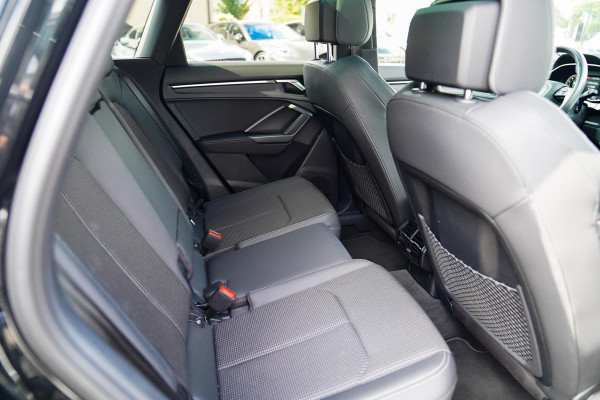 Audi Q3 45 TFSI e Business Edition | Sonos | Camera | Stuurwielverwarming Audi Q3 45 TFSI e Business Edition | Sonos | Camera | Stuurwielverwarming