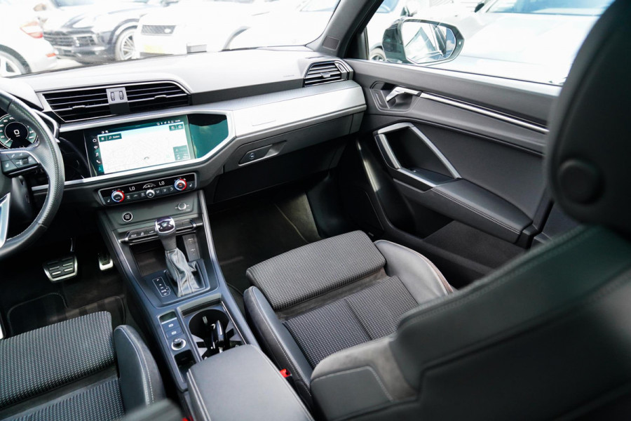Audi Q3 45 TFSI e Business Edition | Sonos | Camera | Stuurwielverwarming Audi Q3 45 TFSI e Business Edition | Sonos | Camera | Stuurwielverwarming