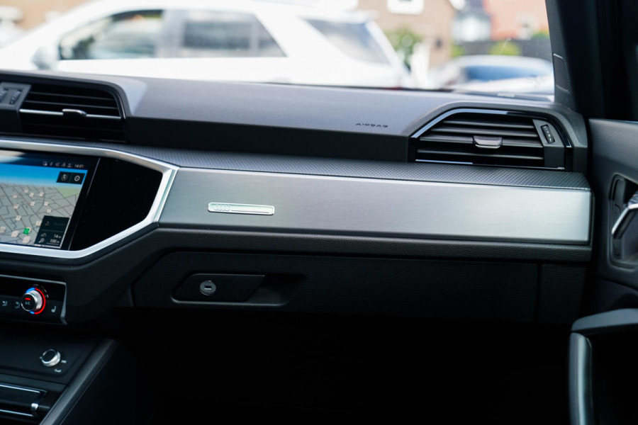 Audi Q3 45 TFSI e Business Edition | Sonos | Camera | Stuurwielverwarming Audi Q3 45 TFSI e Business Edition | Sonos | Camera | Stuurwielverwarming