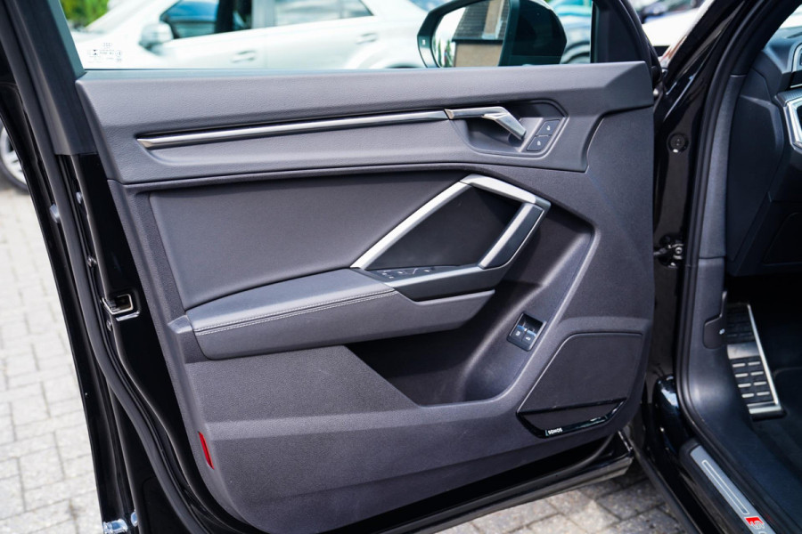 Audi Q3 45 TFSI e Business Edition | Sonos | Camera | Stuurwielverwarming Audi Q3 45 TFSI e Business Edition | Sonos | Camera | Stuurwielverwarming