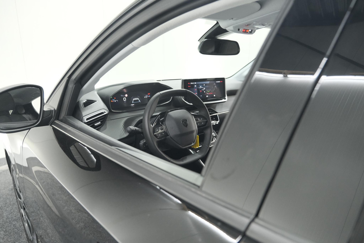Peugeot 208 PureTech 100 Allure | 360 Camera | Stoelverwarming | Dodehoekdetectie | Apple Carplay Peugeot 208 PureTech 100 Allure | 360 Camera | Stoelverwarming | Dodehoekdetectie | Apple Carplay