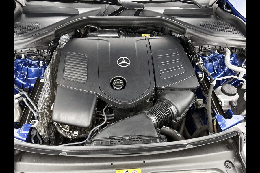 Mercedes-Benz GLC 200 4MATIC AMG Line Panoramadak | Multispaaks lichtmetalen velgen | Head-up | Trekhaak elct. wegklapb Inclusief 24 maanden MB Certified garantie voor Europa.